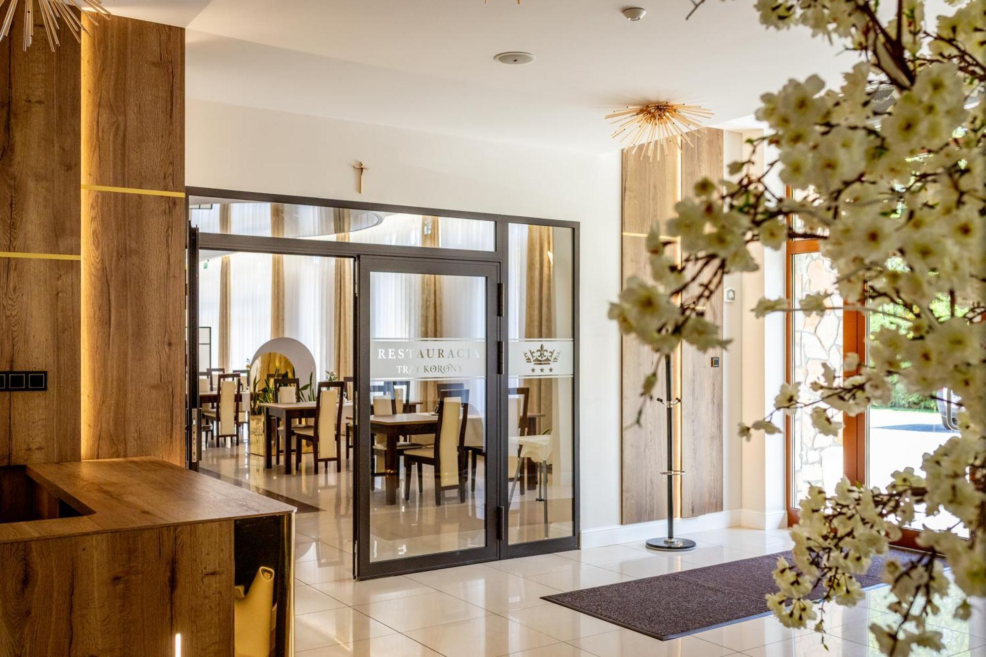 Trzy Korony Hotel Glogow Malopolski Ngoại thất bức ảnh